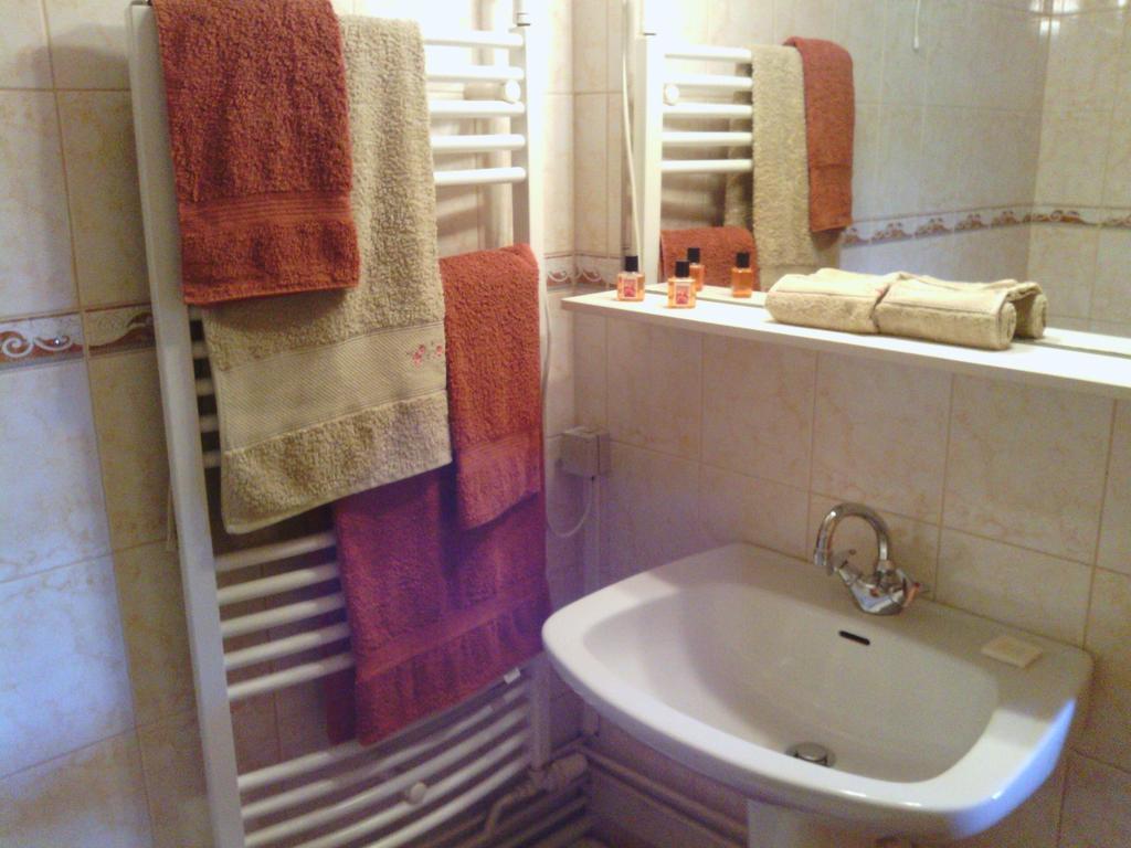 Manoir Du Val Harangt Bed & Breakfast Mardilly Стая снимка